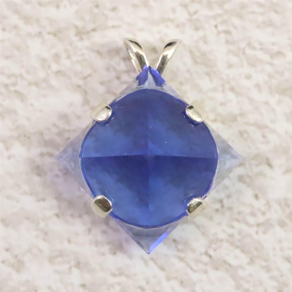 H&E社 シベリアンブルークォーツ　16mmピラミッド ペンダント　2.2g #549001枚目の画像