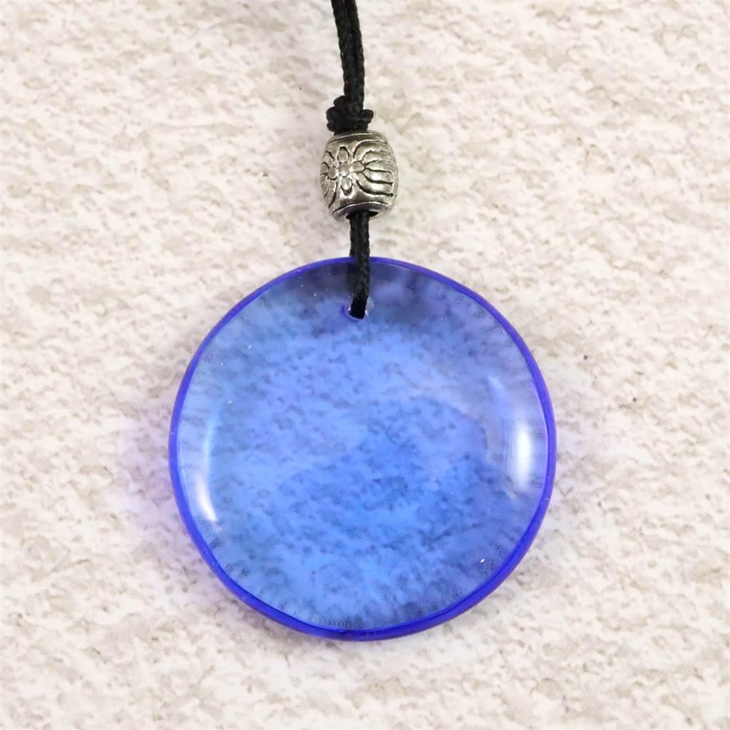 H&E社 シベリアンブルークォーツ　ディスク型タンブル コード ペンダント 8.7g #53994