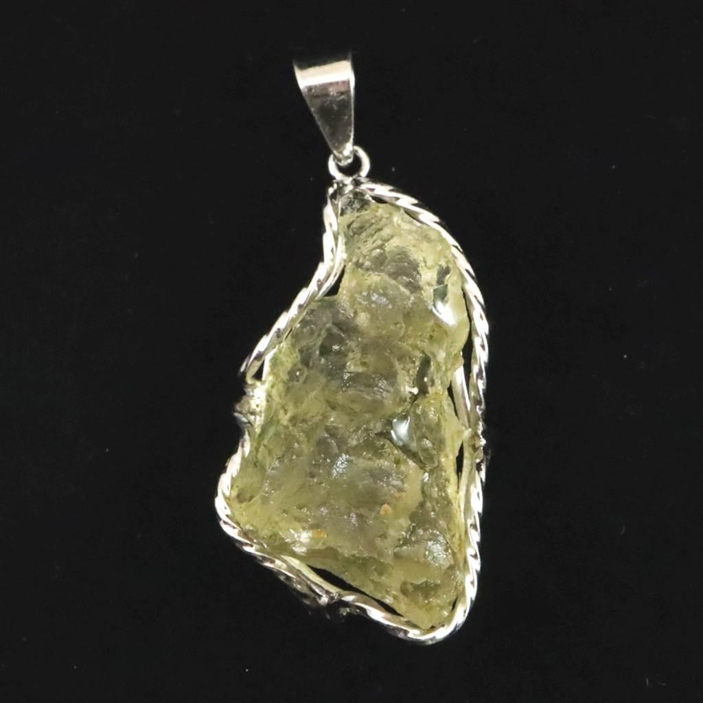 リビアンデザートグラス 34mm原石 ペンダント 12.8g  #249671枚目の画像