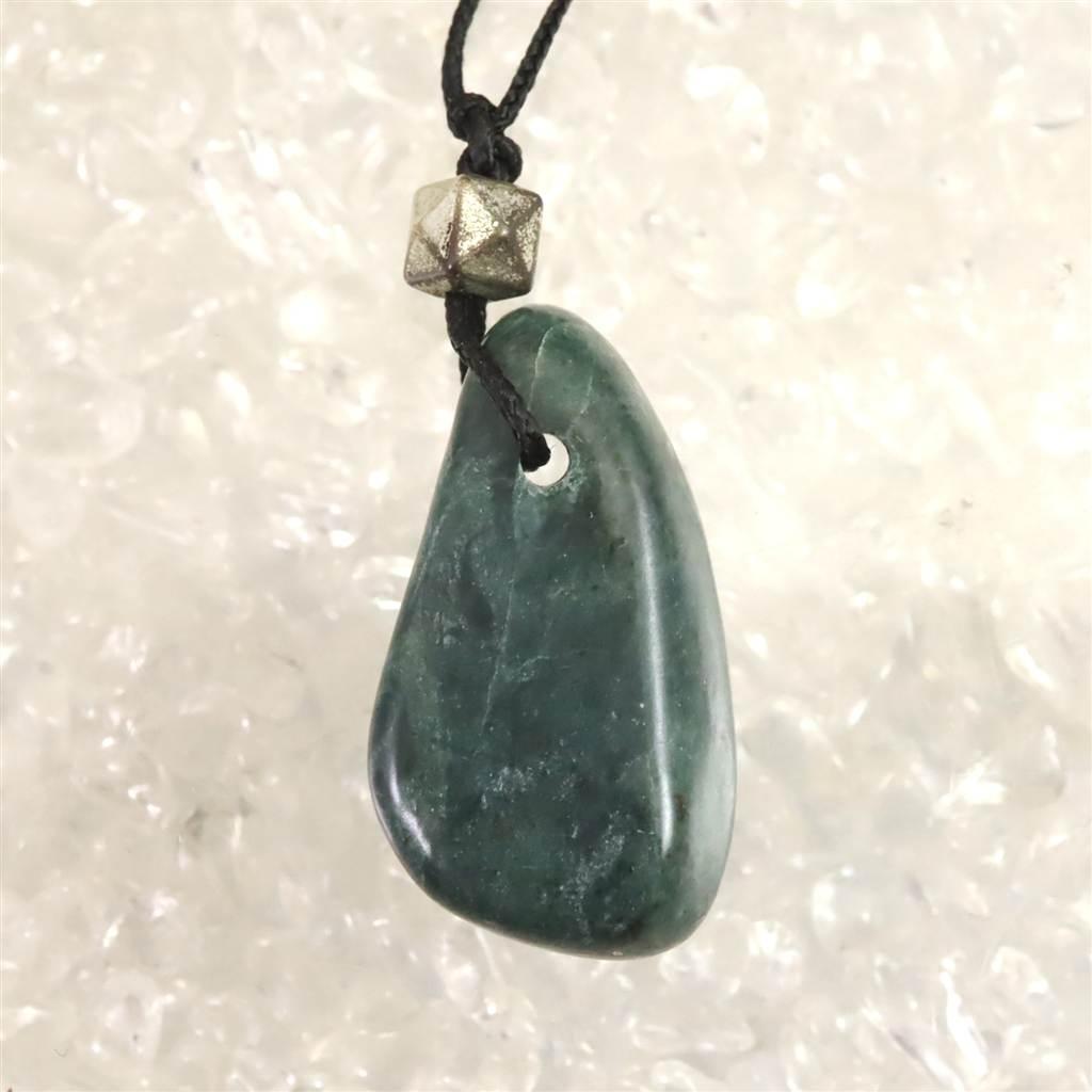 H&E社 ニュージーランド グリーンストーン タンブル コードペンンダント 5.9g #59080