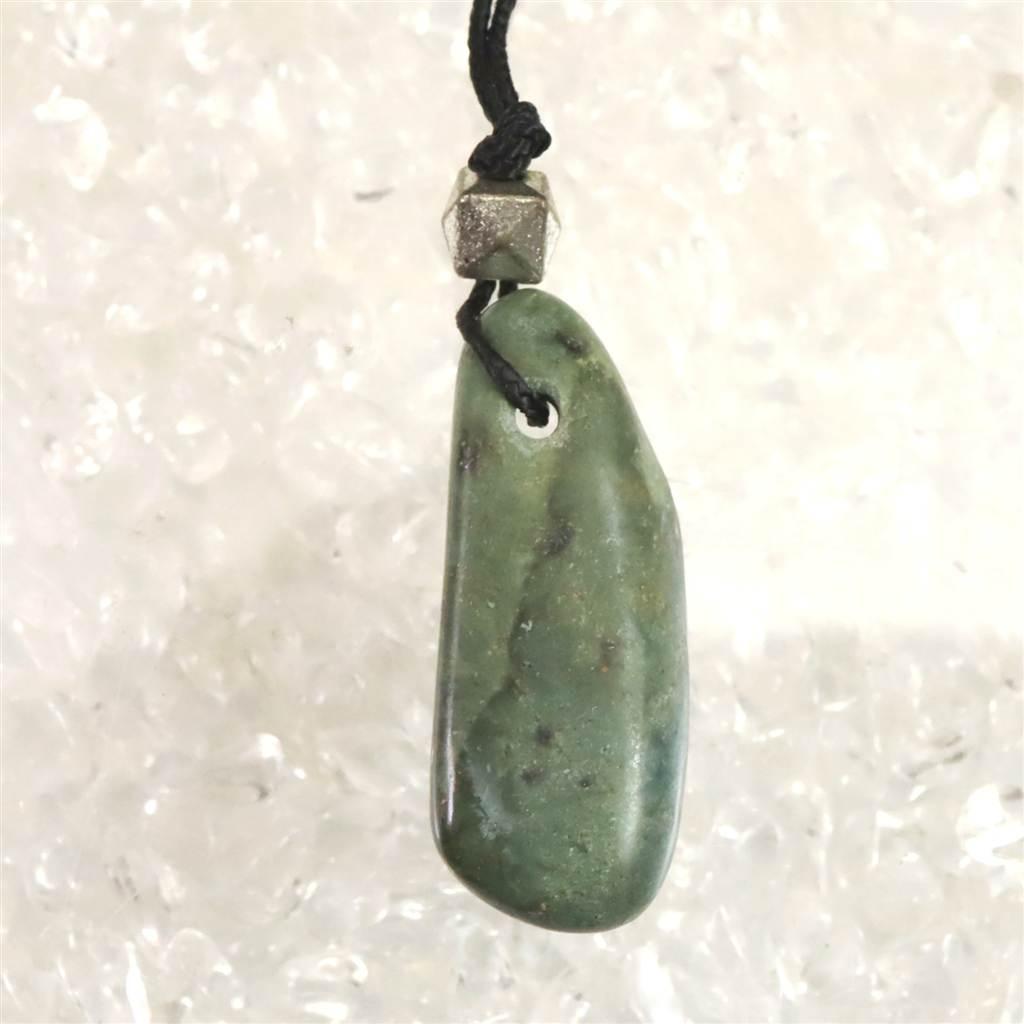 H&E社 ニュージーランド グリーンストーン タンブル コードペンンダント 4.9g #28845