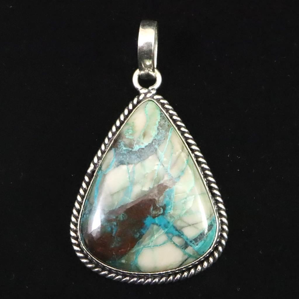 クォンタムクアトロシリカ　33mmペアシェイプ ペンダント　15.4g #86955