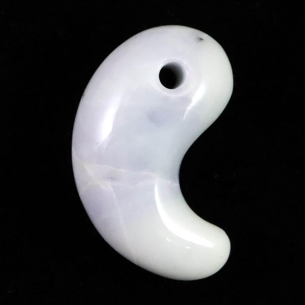 糸魚川翡翠 ラベンダー 30mm勾玉 現代の名工作 　12.3g #292391枚目の画像