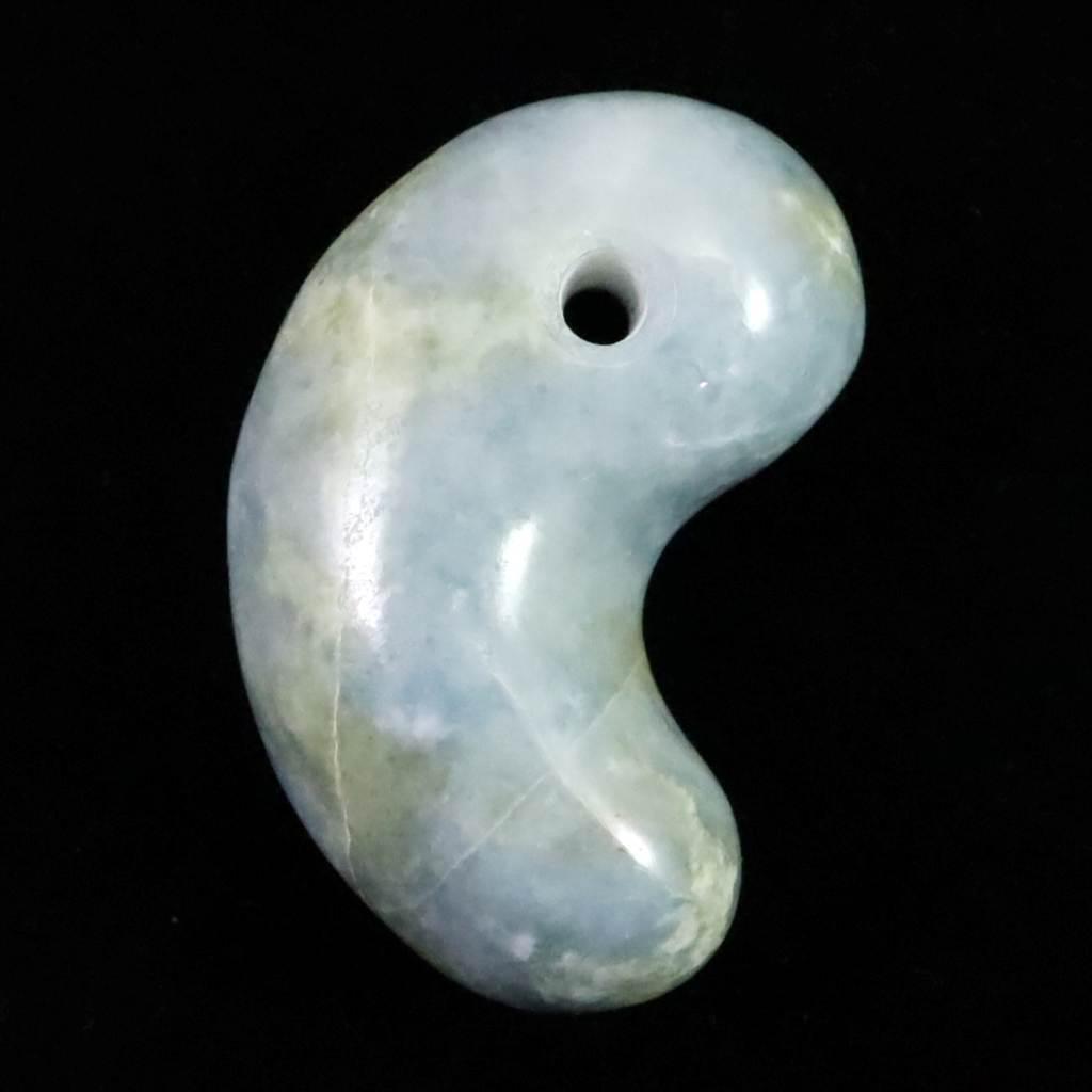 糸魚川翡翠  ヒスイ 小滝産 青 28mm勾玉 ディレクトリカード付 9.9g #525521枚目の画像