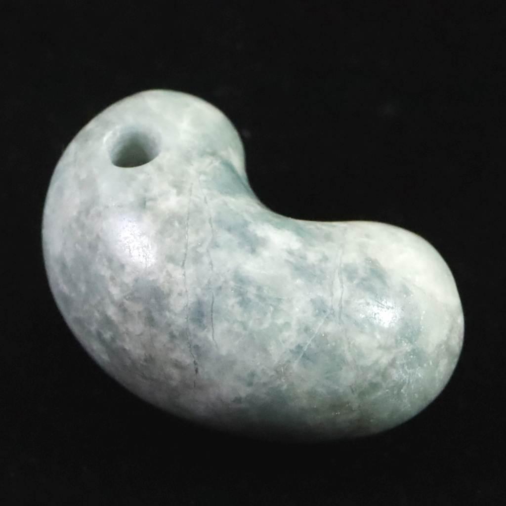 糸魚川翡翠  ヒスイ 小滝産 薄青 30mm勾玉 ディレクトリカード付 16.0g #54519 | 2枚目