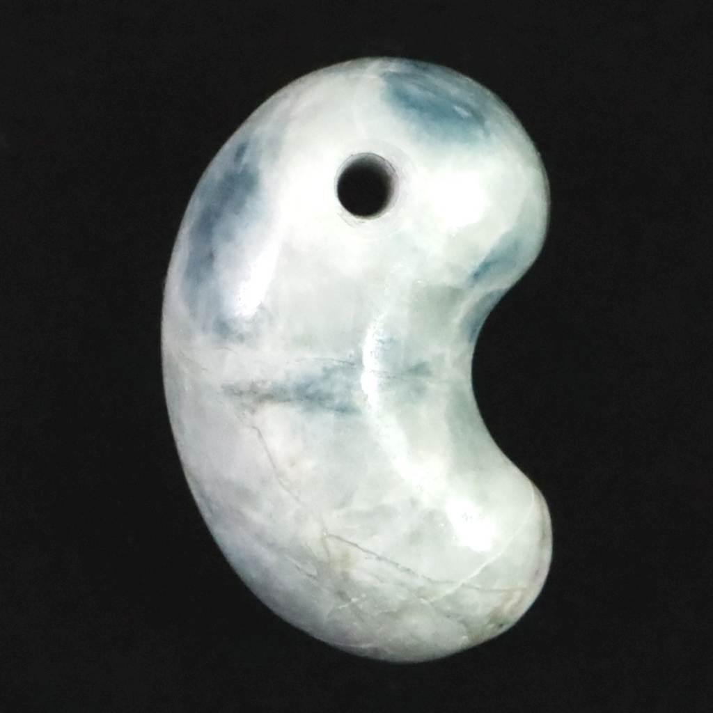 糸魚川翡翠  ヒスイ 小滝産 薄青 28mm勾玉 ディレクトリカード付 12.9g #649301枚目の画像