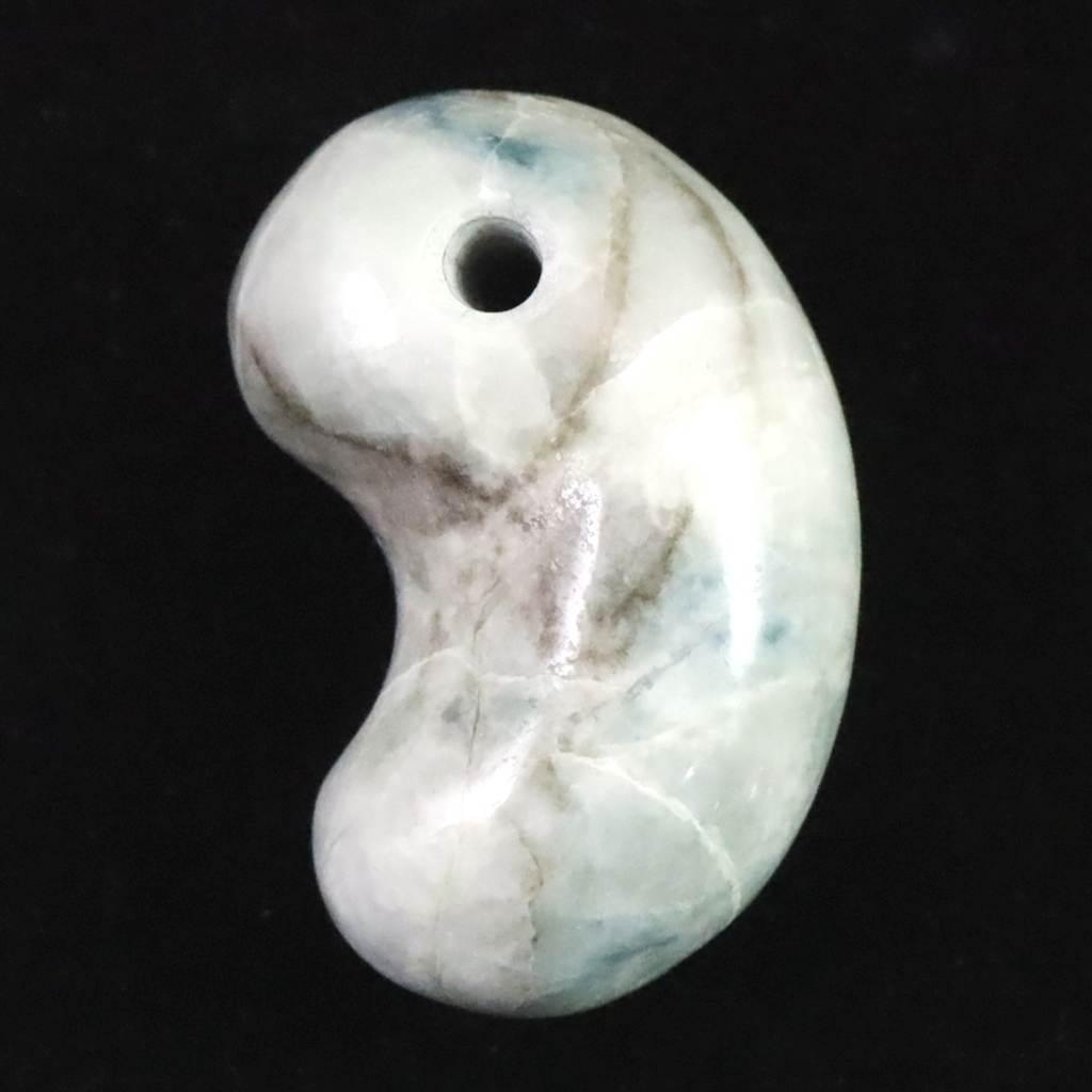 糸魚川翡翠  ヒスイ 小滝産 薄青 28mm勾玉 ディレクトリカード付 12.9g #64930 | 5枚目