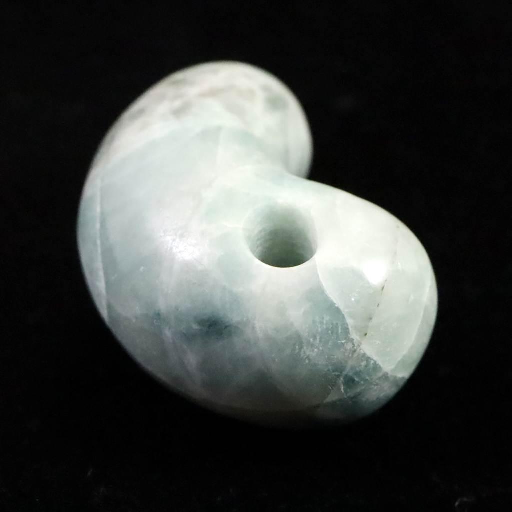 糸魚川翡翠  ヒスイ 小滝産 薄青 26mm勾玉 ディレクトリカード付 9.3g #10796 | 3枚目