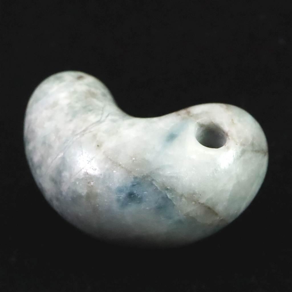 糸魚川翡翠  ヒスイ 小滝産 薄青 25mm勾玉 ディレクトリカード付 8.8g #14019 | 6枚目