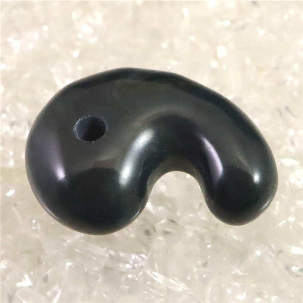 神居古潭石 （カムイ・コタン） 34mm 勾玉  14.6g #37371 | 2枚目