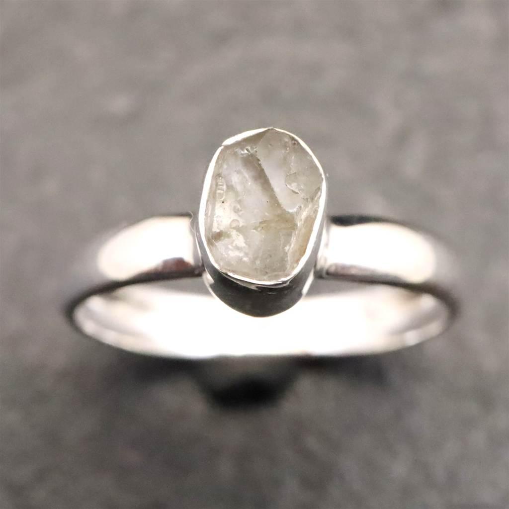 ロシア産 フェナカイト 6.0X4.1mm 原石 リング 14号 #16879