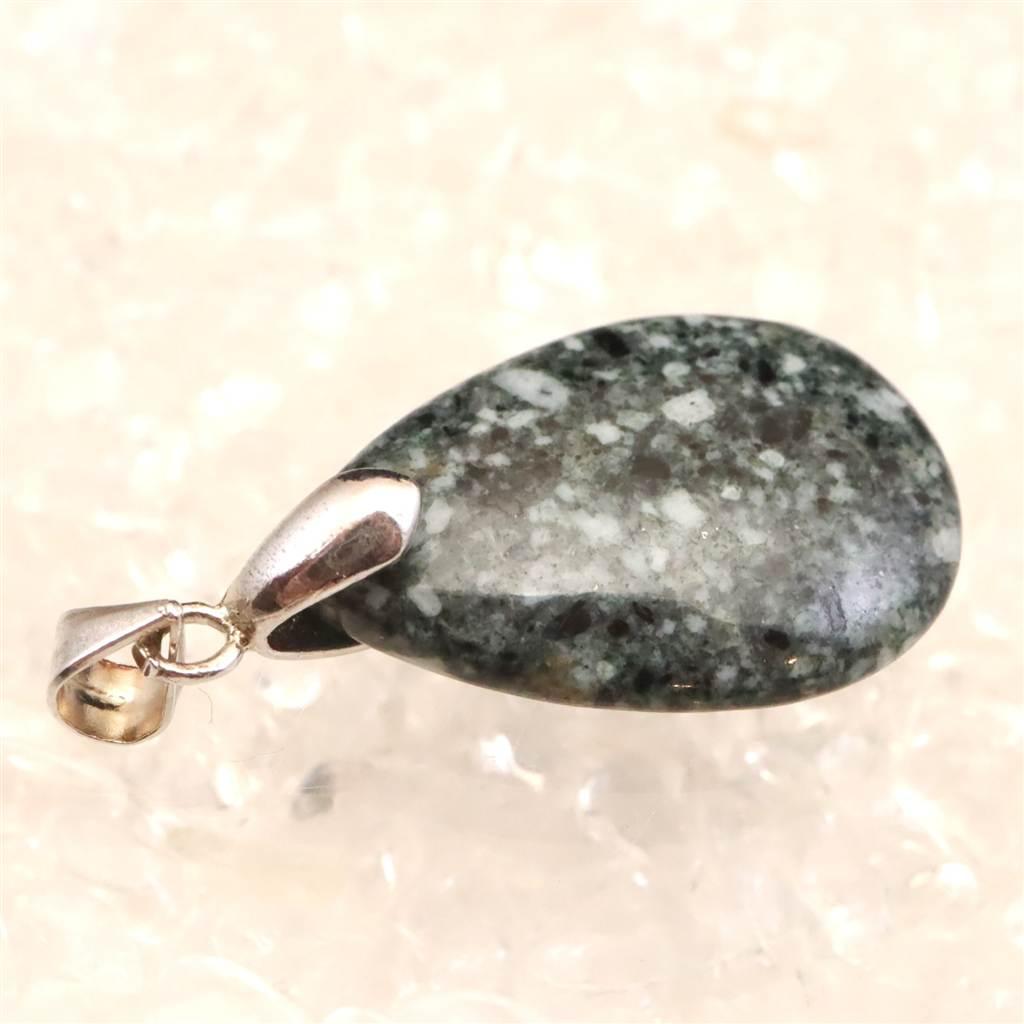 遠野石 角閃石 かくせんせき ペアシェイプ ペンダント  4.2g  #92592 | 3枚目