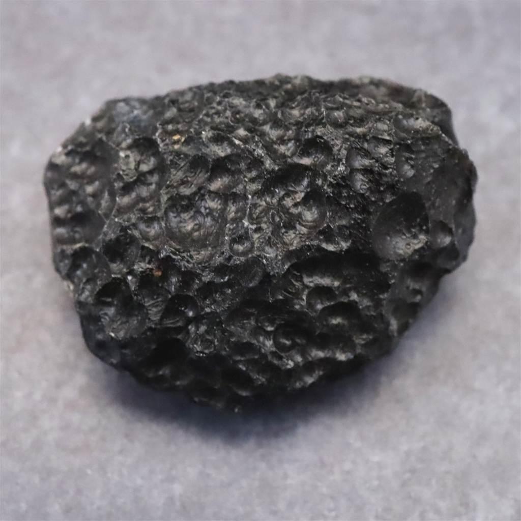 タイ産テクタイト 29mm原石 12.2g #132661枚目の画像
