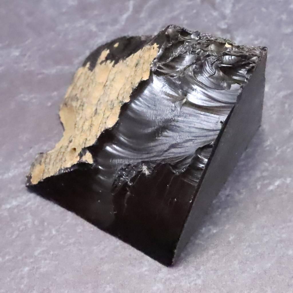 隠岐の島 黒曜石 37mm原石 カット ディレクトリカード付 33.2g #70249