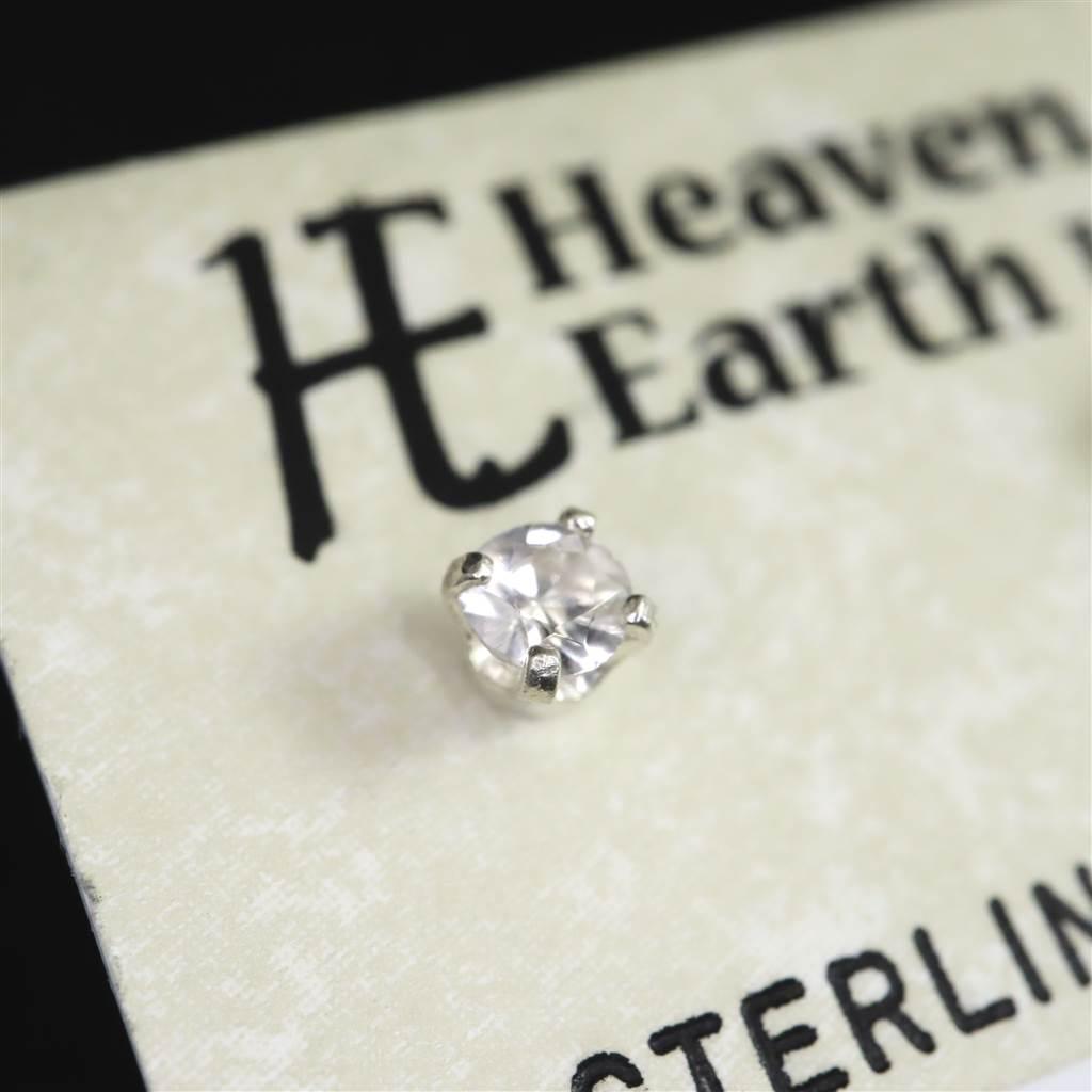 H&E社 フェナカイト  3.2mmラウンドカット ピアス  #57475 | 3枚目