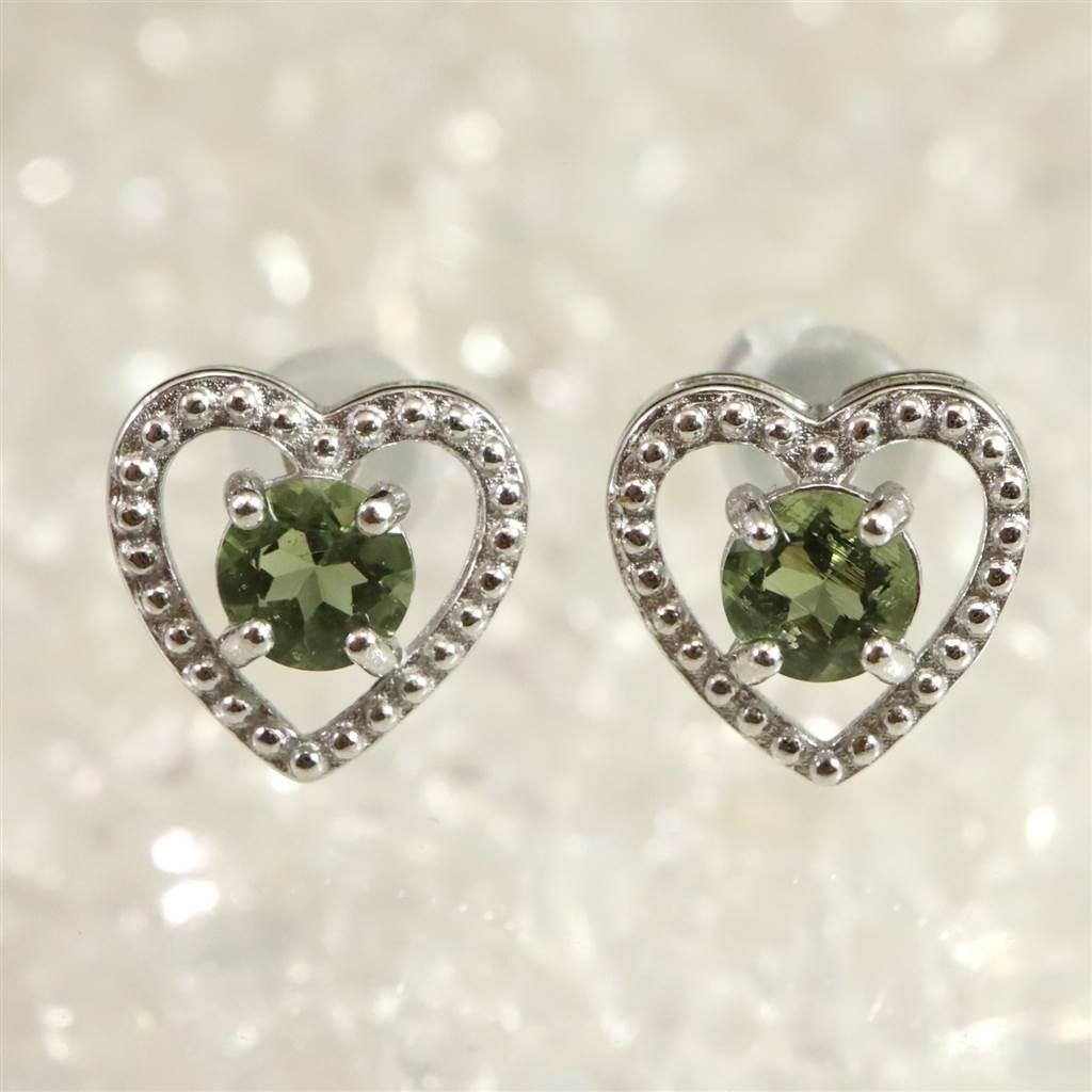 モルダバイト 4mmラウンドカットピアス  ハートモチーフ  1.30g #80372 | 2枚目