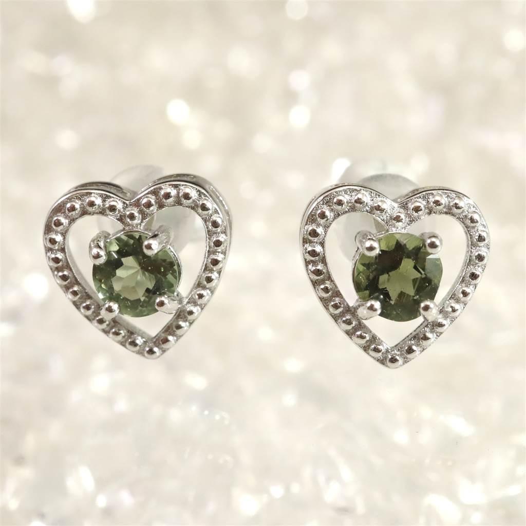 モルダバイト 4mmラウンドカットピアス  ハートモチーフ  1.39g #91068 | 2枚目