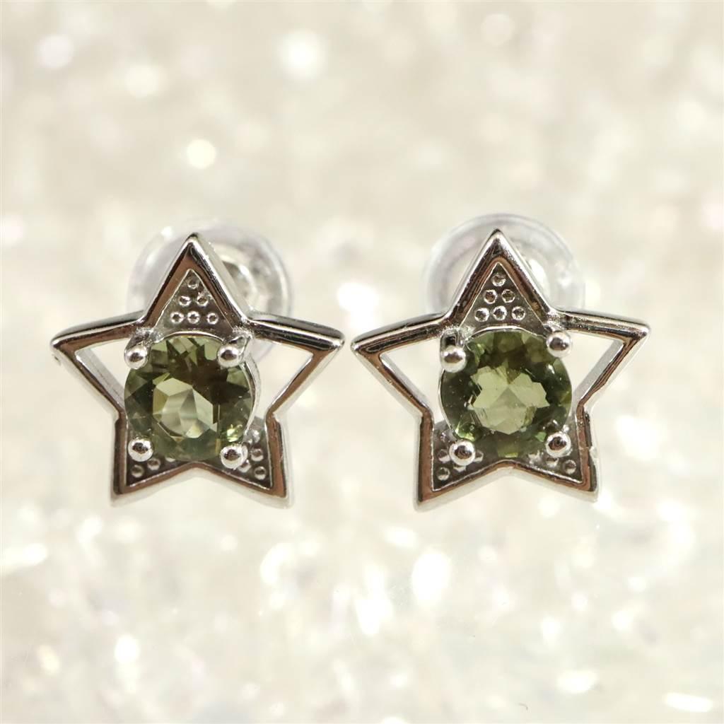 モルダバイト 4mmラウンドカットピアス  スターモチーフ  1.31g #82776