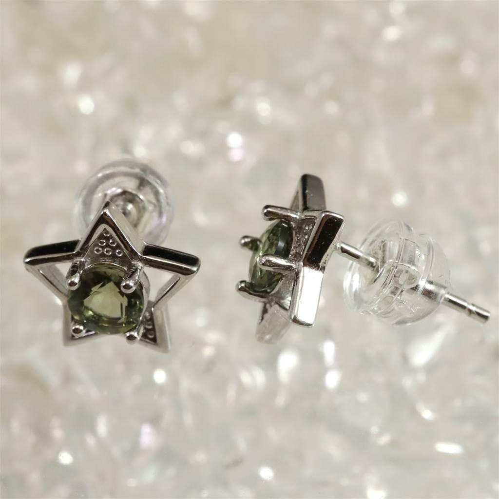 モルダバイト 4mmラウンドカットピアス  スターモチーフ  1.31g #82776 | 4枚目