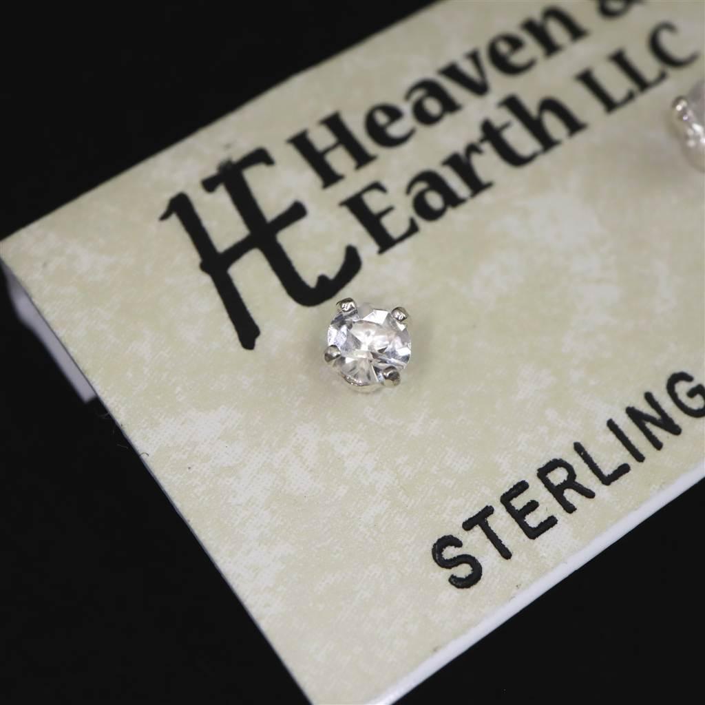 H&E社 フェナカイト  3.0mmラウンドカット ピアス  #39048 | 2枚目