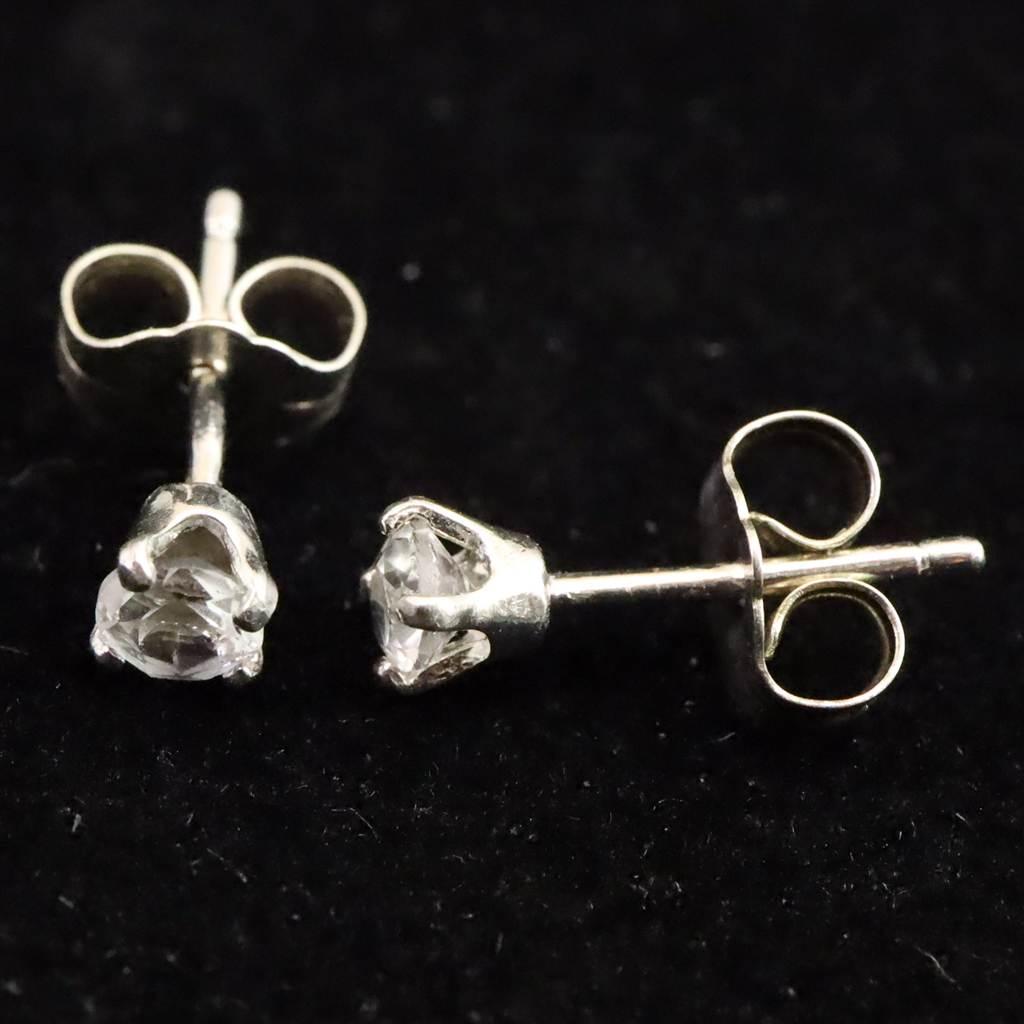 H&E社 フェナカイト  3.0mmラウンドカット ピアス  #66399 | 5枚目