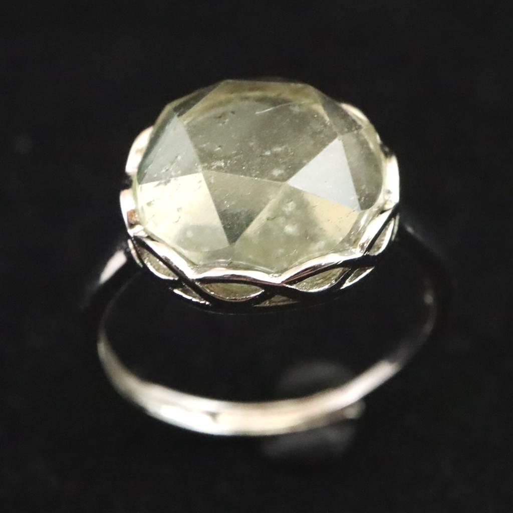 リビアンデザートグラス 11.5mmヘキサゴンカット リング  2.9g  #16528 | 2枚目