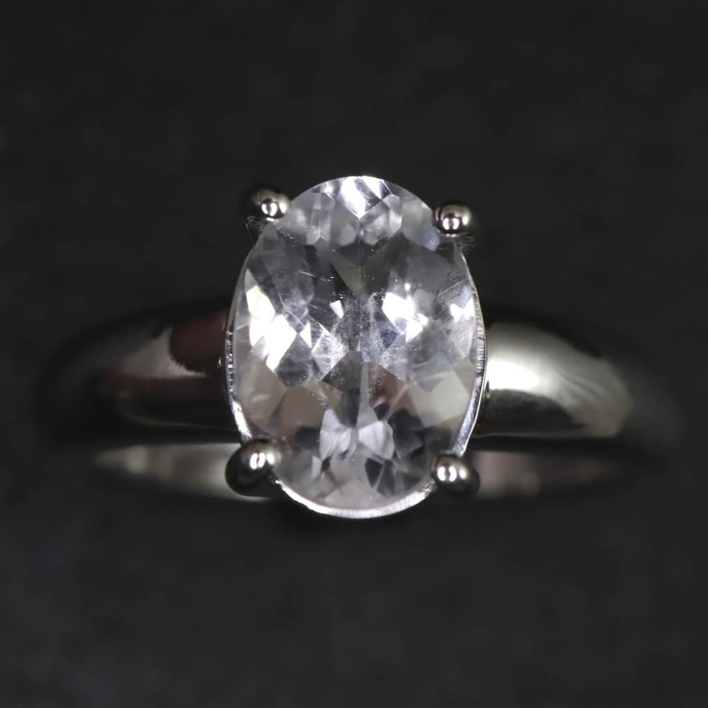 ブラジル産 フェナカイト 8.3mmオーバルカット リング 鑑別書付 11号 #79318