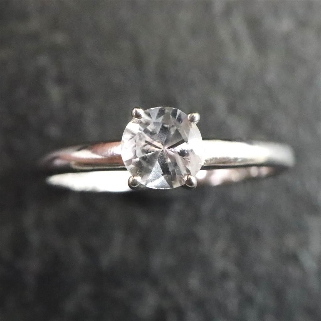 ブラジル産 フェナカイト 4.7mmラウンドカット リング 鑑別書付 11号 #697941枚目の画像