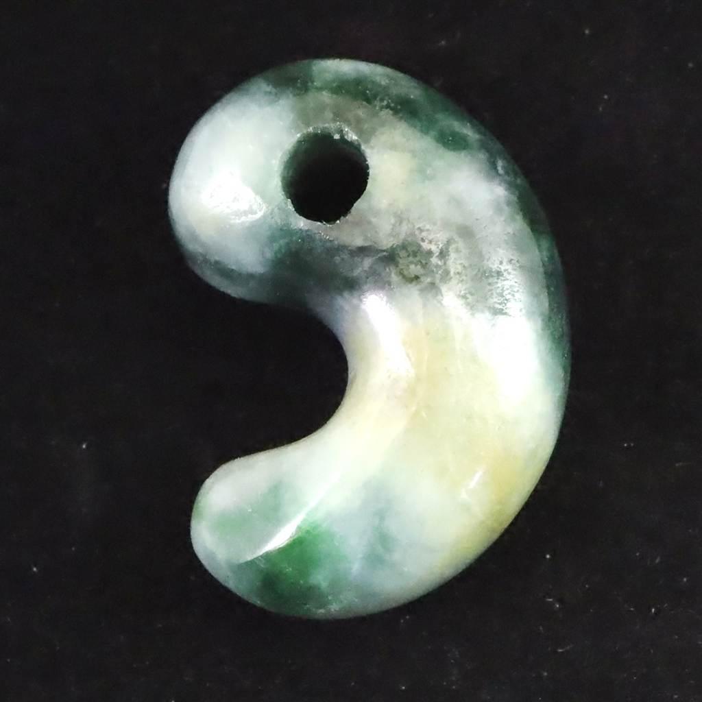 糸魚川翡翠  ヒスイ 小滝産 緑 30mm勾玉 ディレクトリカード付 11.5g #13776