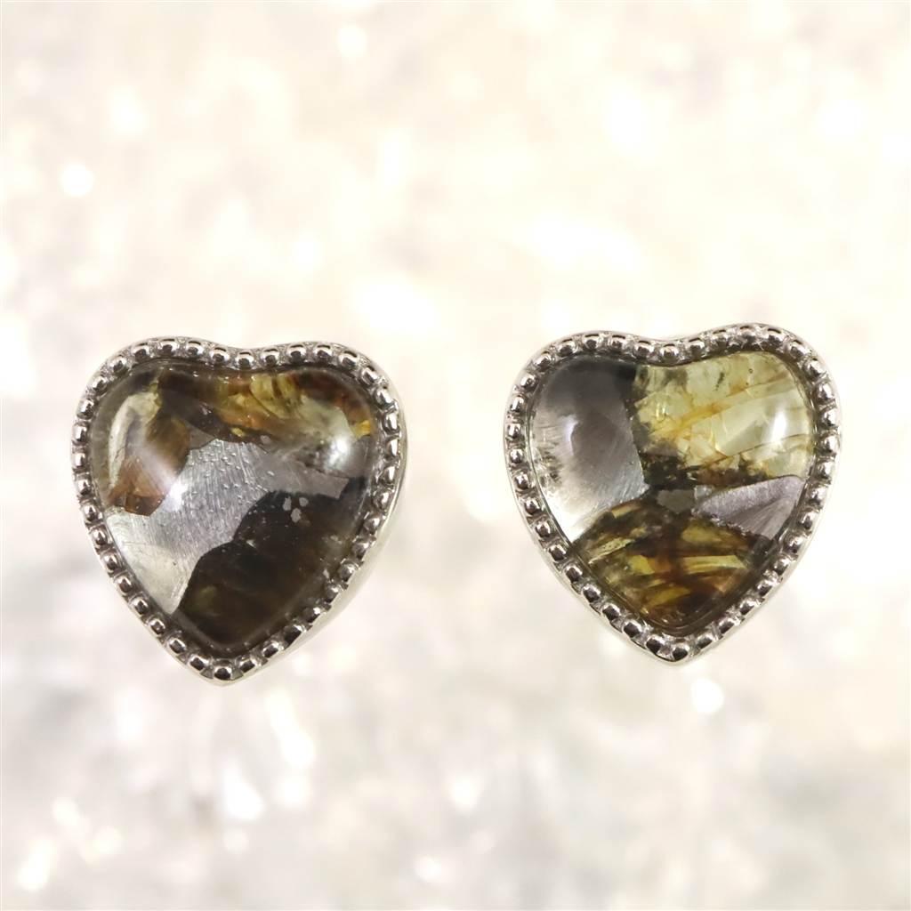 ロシア産 パラサイト隕石 8mmハート ピアス 2.33g #932471枚目の画像