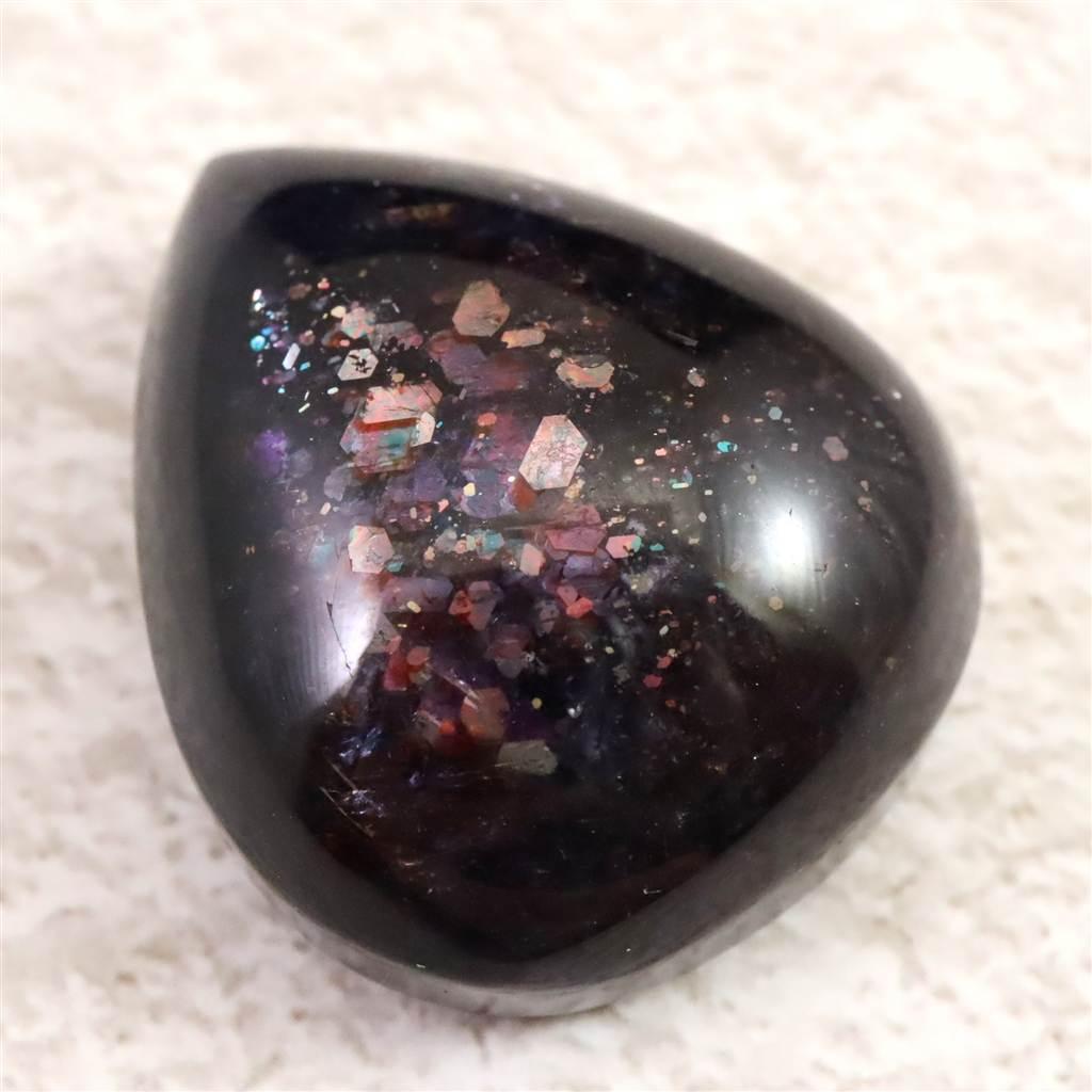 ブラッドショット アイオライトサンストーン26mmドロップ カボション 9.4g #24076