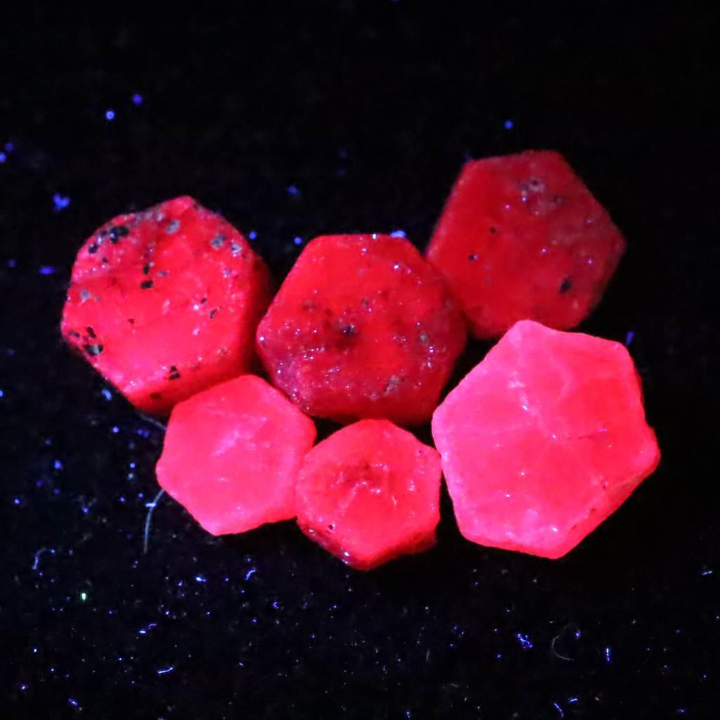 パキスタン産 ルビー 結晶 原石 蛍光 6個セット 4.5g #37047 | 5枚目