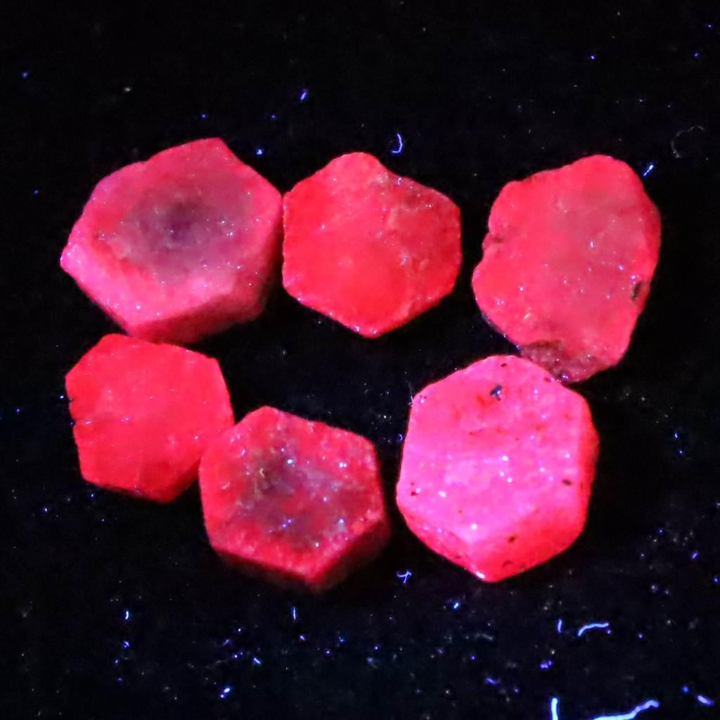 パキスタン産 ルビー 結晶 原石 蛍光 6個セット 4.7g #48486 | 4枚目