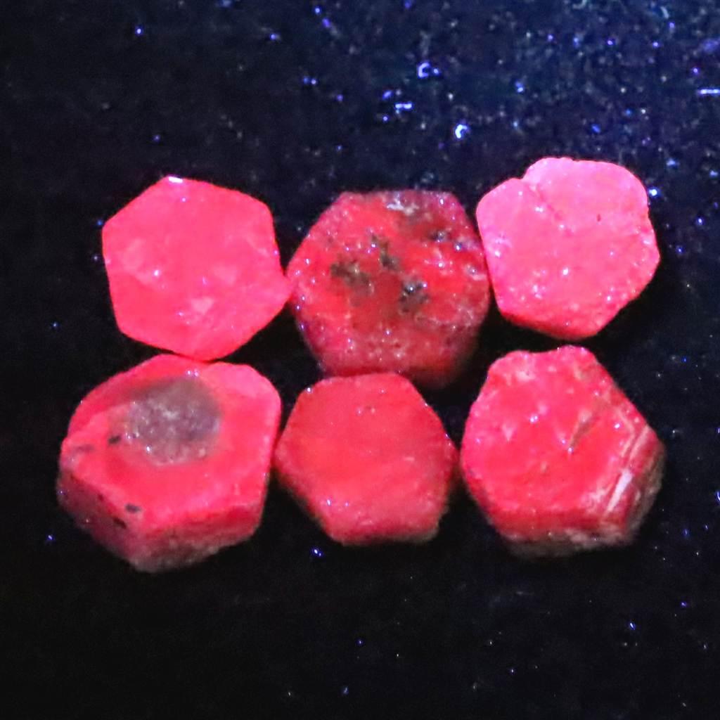 パキスタン産 ルビー 結晶 原石 蛍光 7個セット 4.0g #68418 | 5枚目