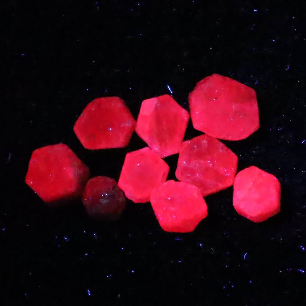 パキスタン産 ルビー 結晶 原石 蛍光 9個セット 3.2g #10826 | 6枚目
