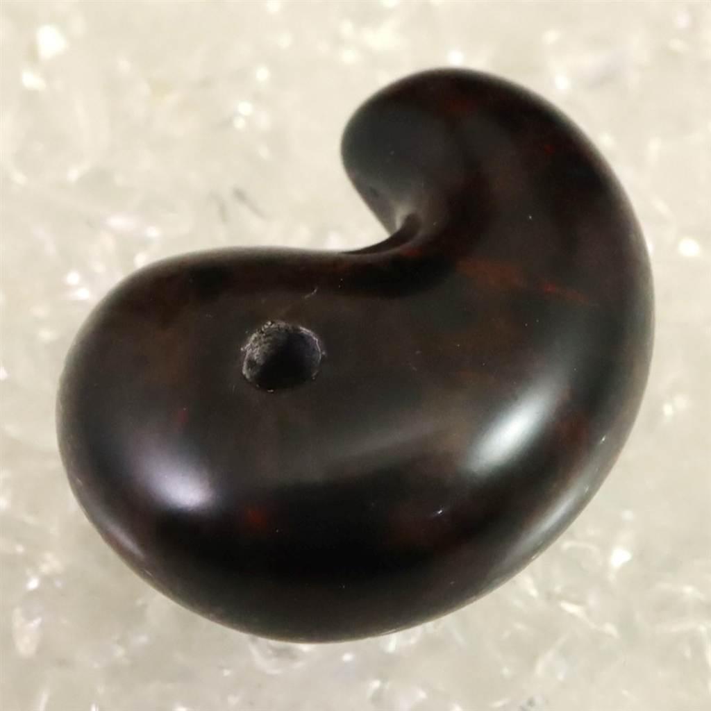 北海道産 ヴァーミリオンオブシディアン(紅十勝) 33mm勾玉 12.3g #78258 | 3枚目