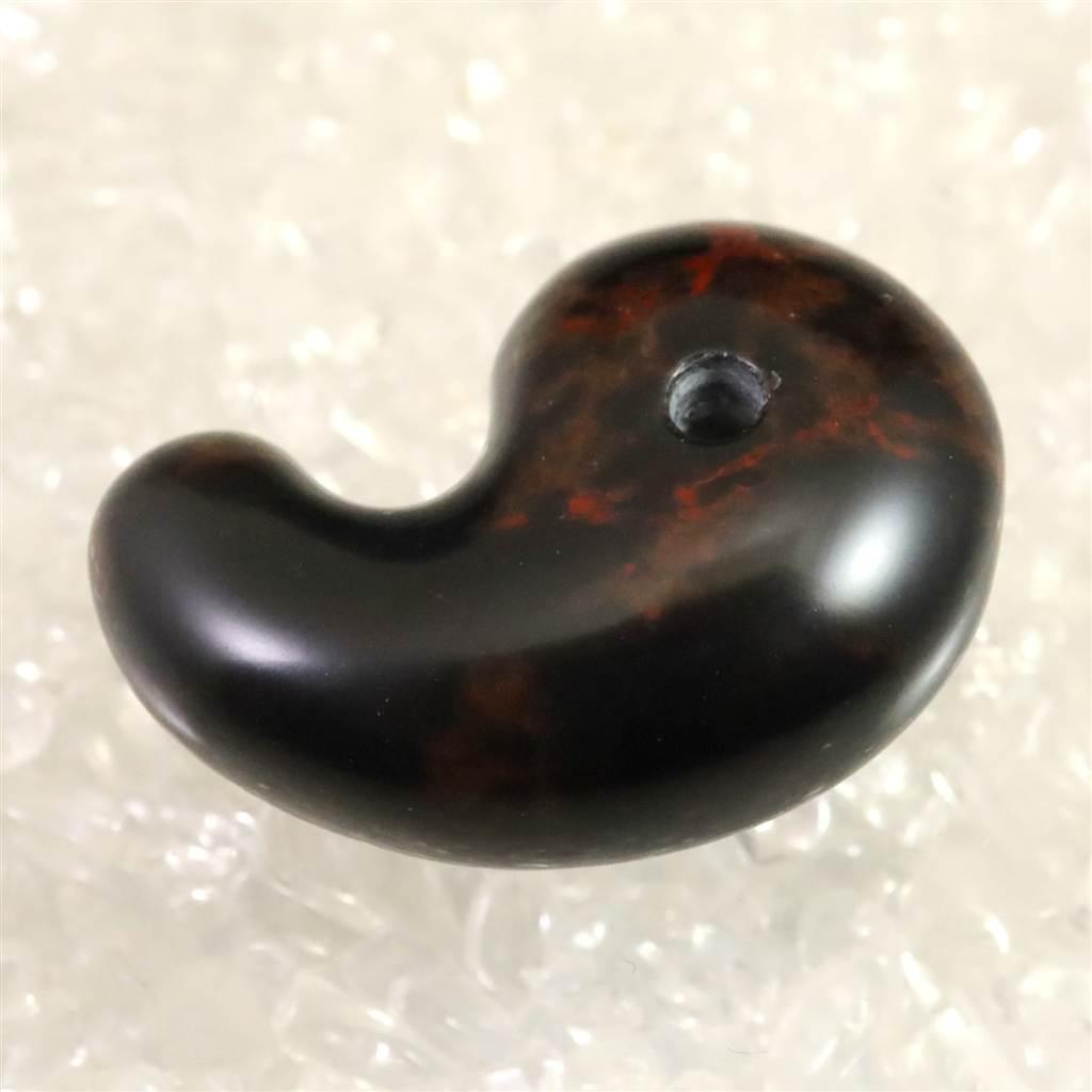北海道産 ヴァーミリオンオブシディアン(紅十勝) 34mm勾玉 12.4g #61242 | 4枚目