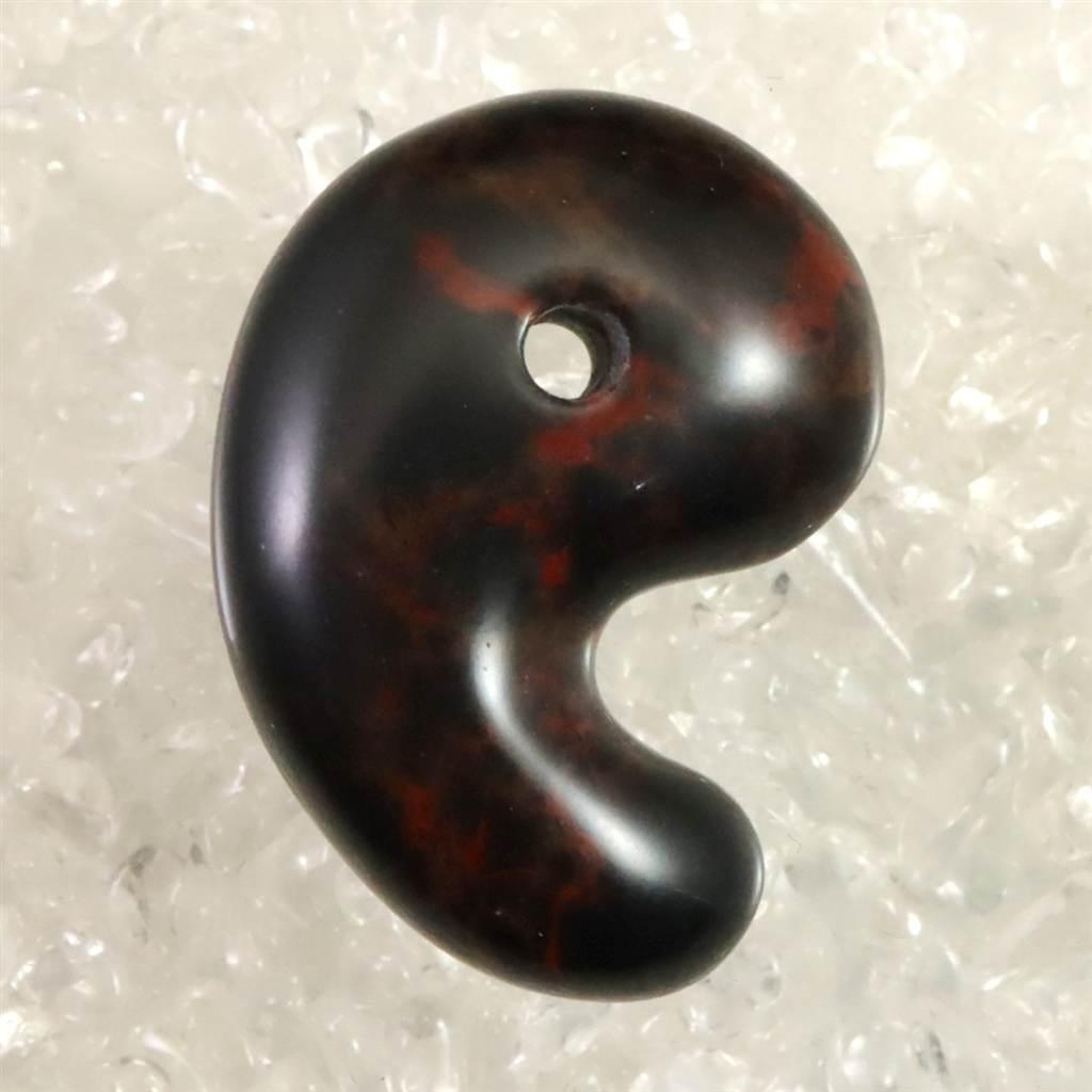 北海道産 ヴァーミリオンオブシディアン(紅十勝) 34mm勾玉 12.4g #61242 | 5枚目
