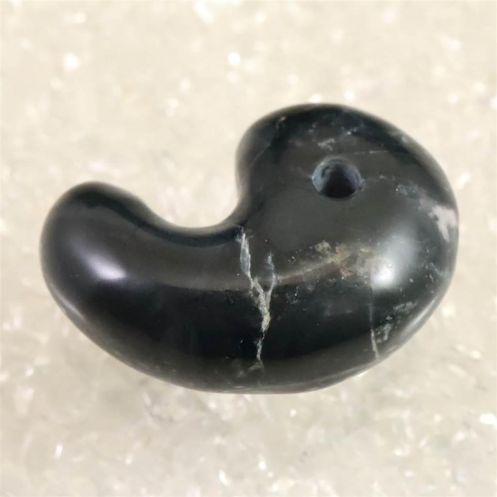 神居古潭石 (カムイ・コタン) 34mm 勾玉 15.0g #96503 | 4枚目