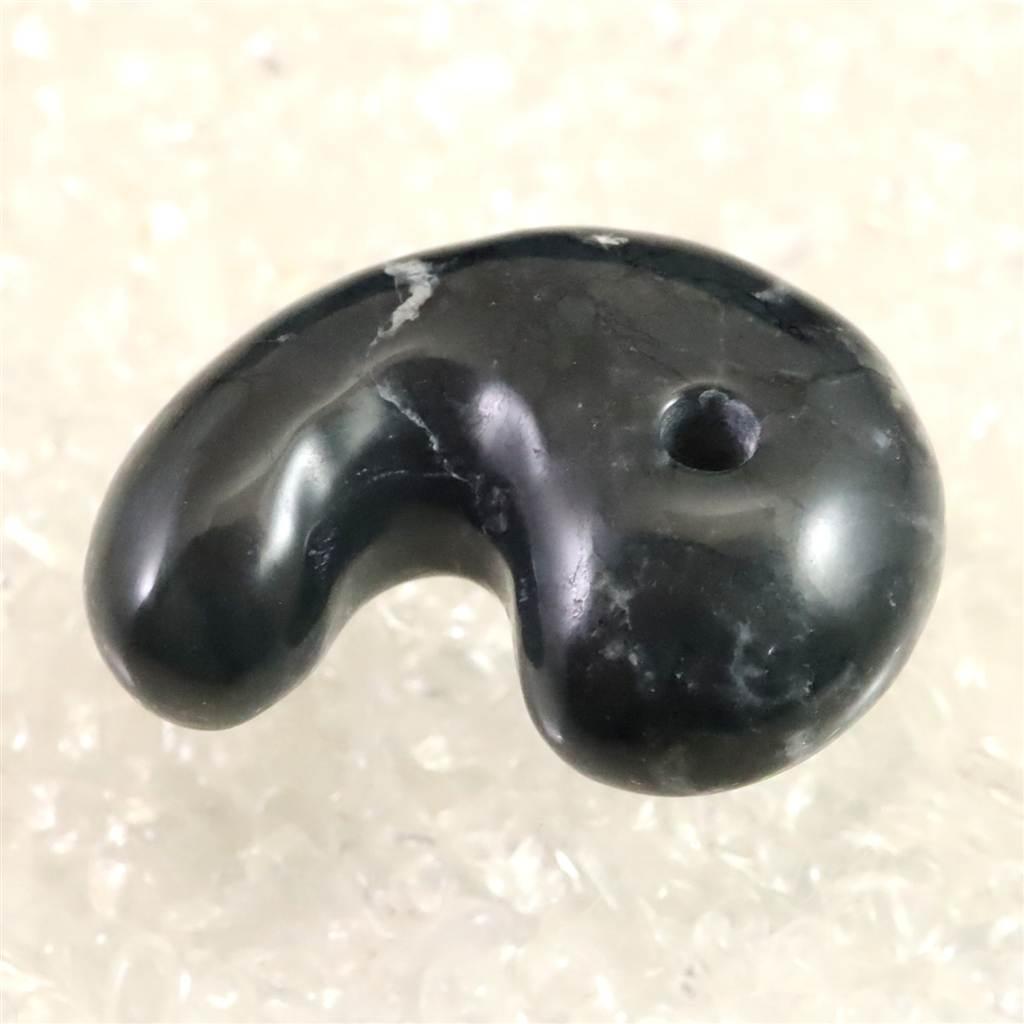 神居古潭石 (カムイ・コタン) 34mm 勾玉 15.0g #96503 | 6枚目