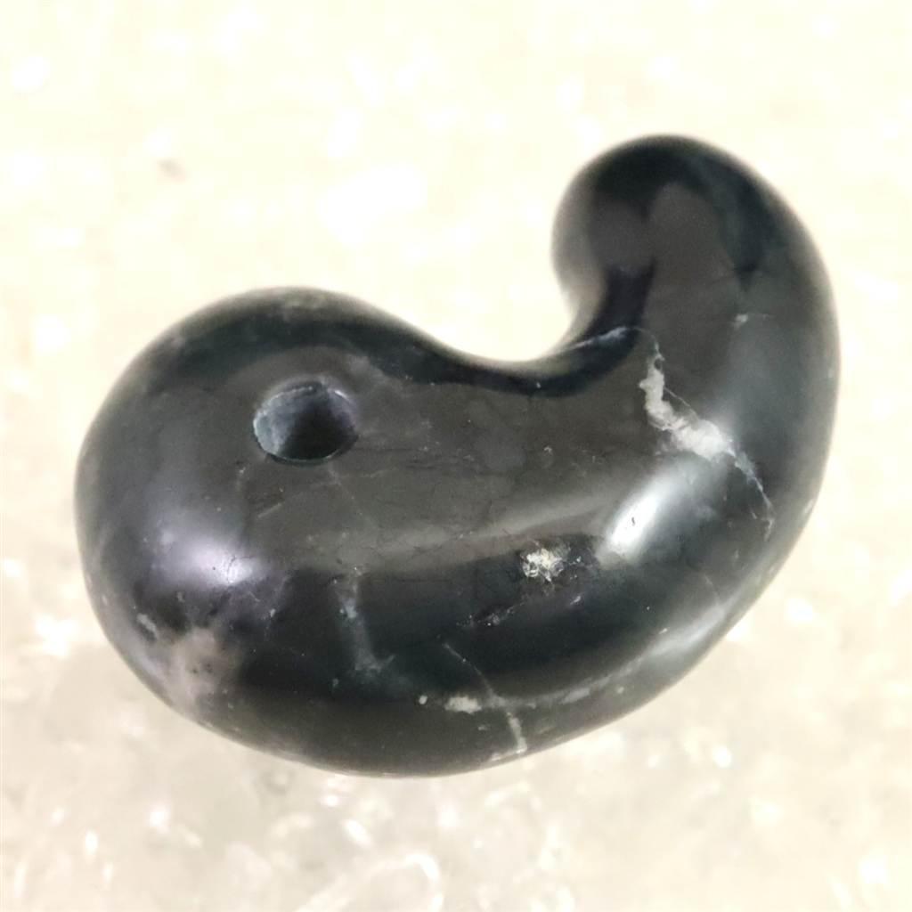 神居古潭石 (カムイ・コタン) 34mm 勾玉 15.0g #96503 | 7枚目