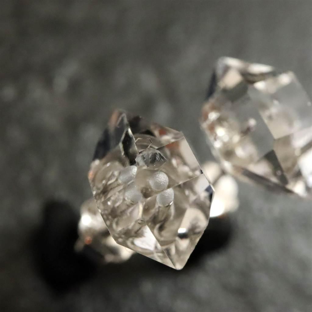 ハーキマーダイヤモンド 原石 ピアス 1.1g #37786 | 2枚目