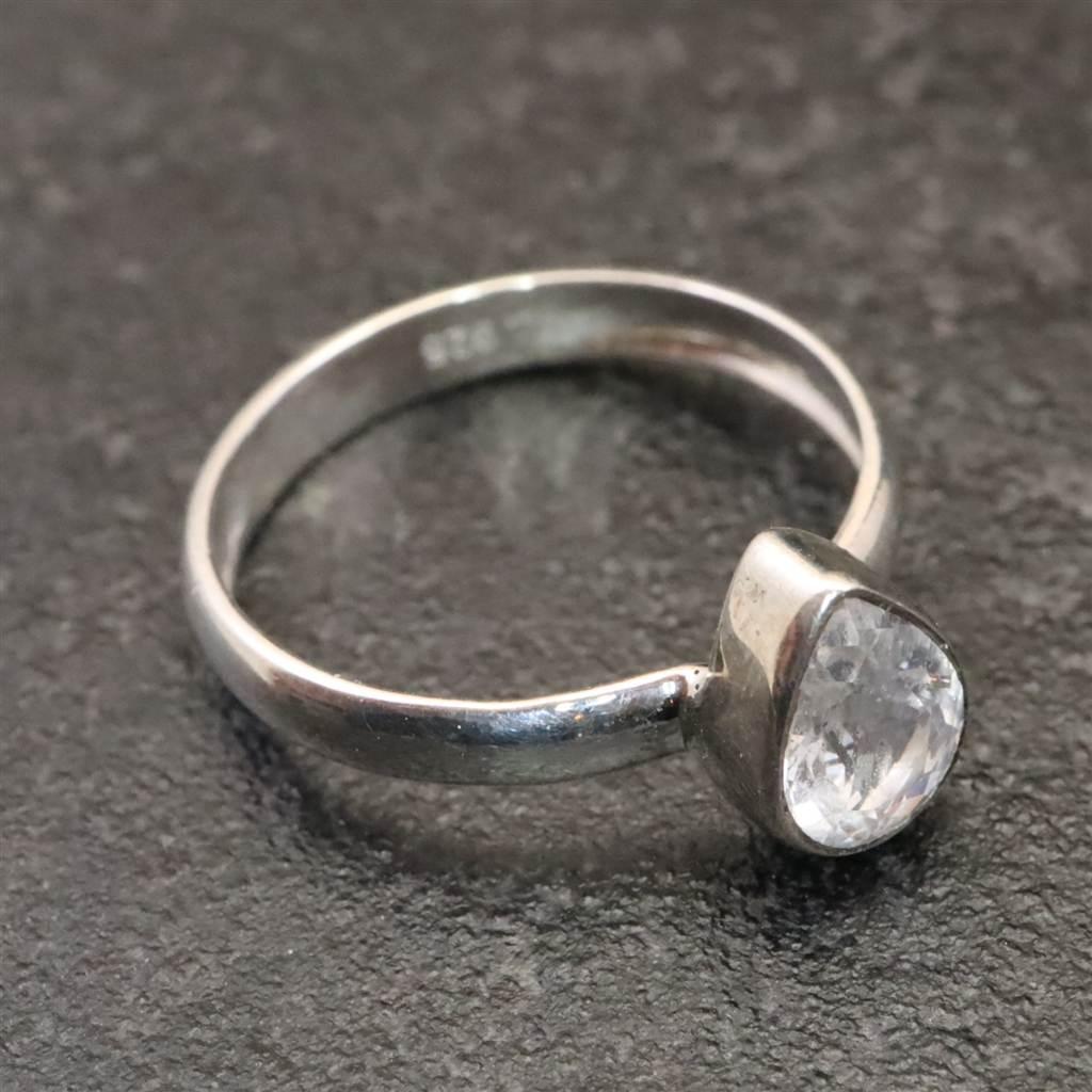 ロシア産 フェナカイト 8.2mm ペアシェイプカット リング 16号 #82596 | 4枚目
