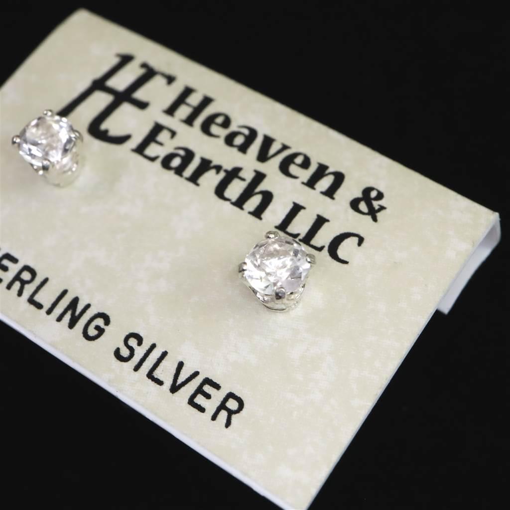 H&E社 フェナカイト 4.1mmラウンドカット ピアス #69845 | 3枚目