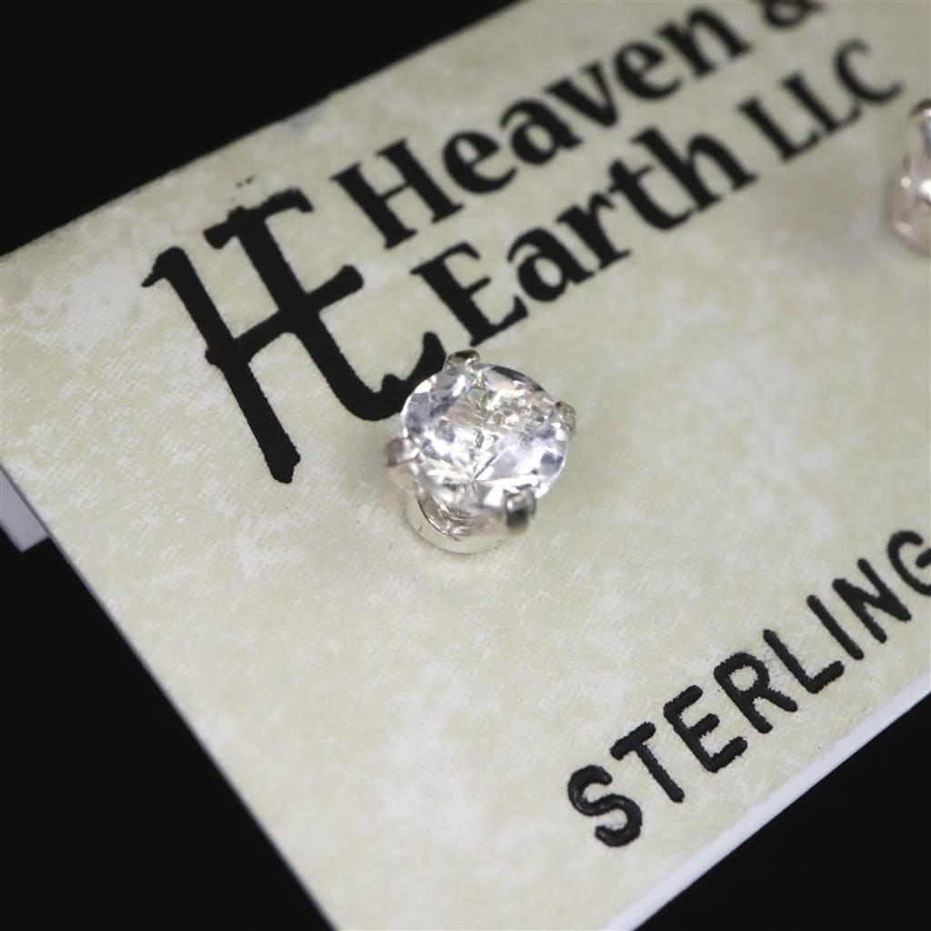 H&E社 フェナカイト 4.0mmラウンドカット ピアス #94279 | 2枚目