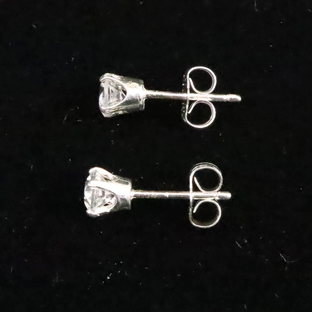 H&E社 フェナカイト 4.0mmラウンドカット ピアス #94279 | 4枚目