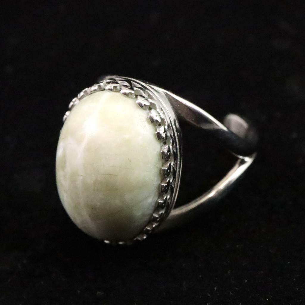 糸魚川翡翠 ヒスイ 20mmオーバル リング フリーサイズ 7.9g #36944 | 3枚目