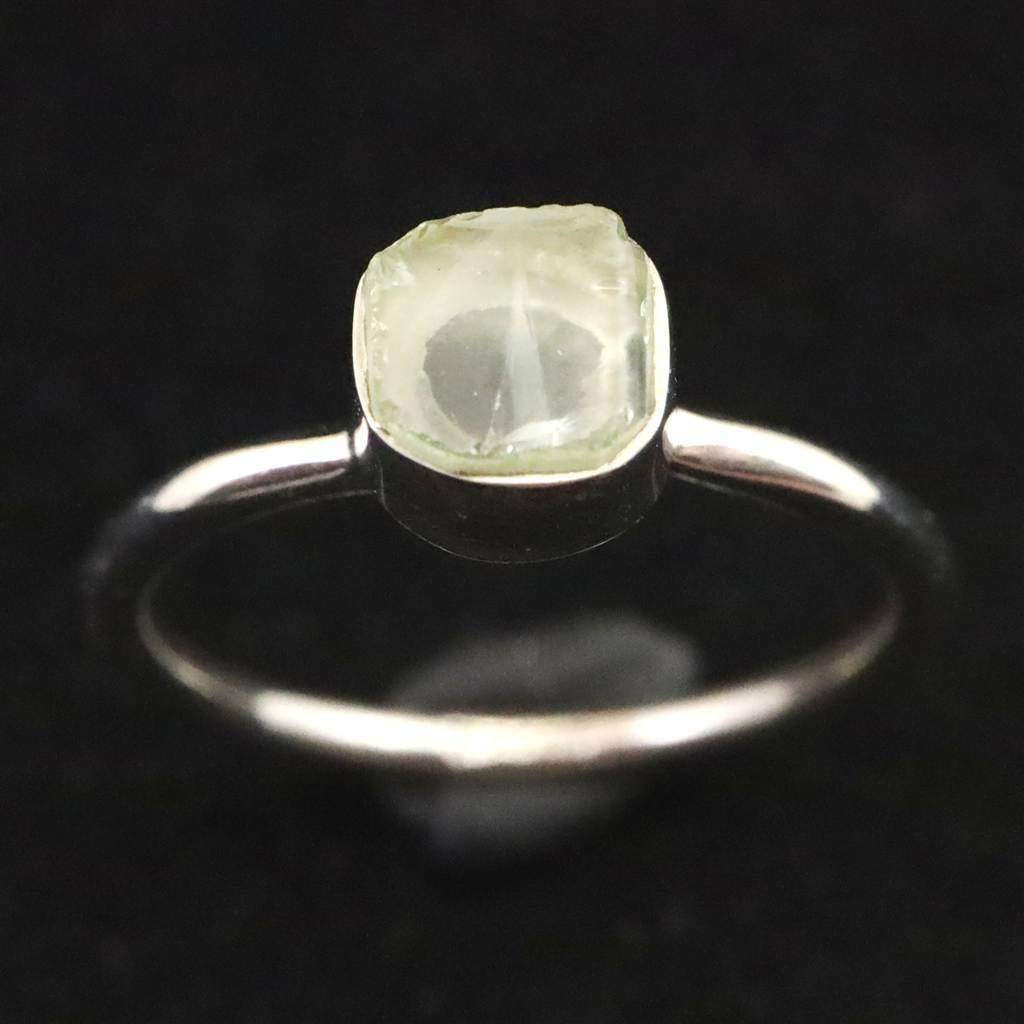 ブラジル産 グリーン ヘルデライト 原石 リング 14号 1.9g #41784 | 2枚目