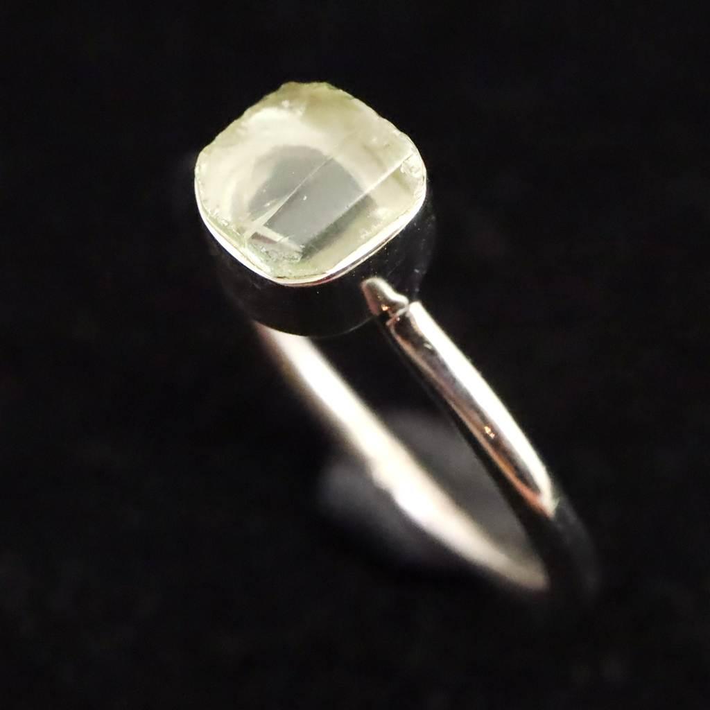 ブラジル産 グリーン ヘルデライト 原石 リング 14号 1.9g #41784 | 4枚目