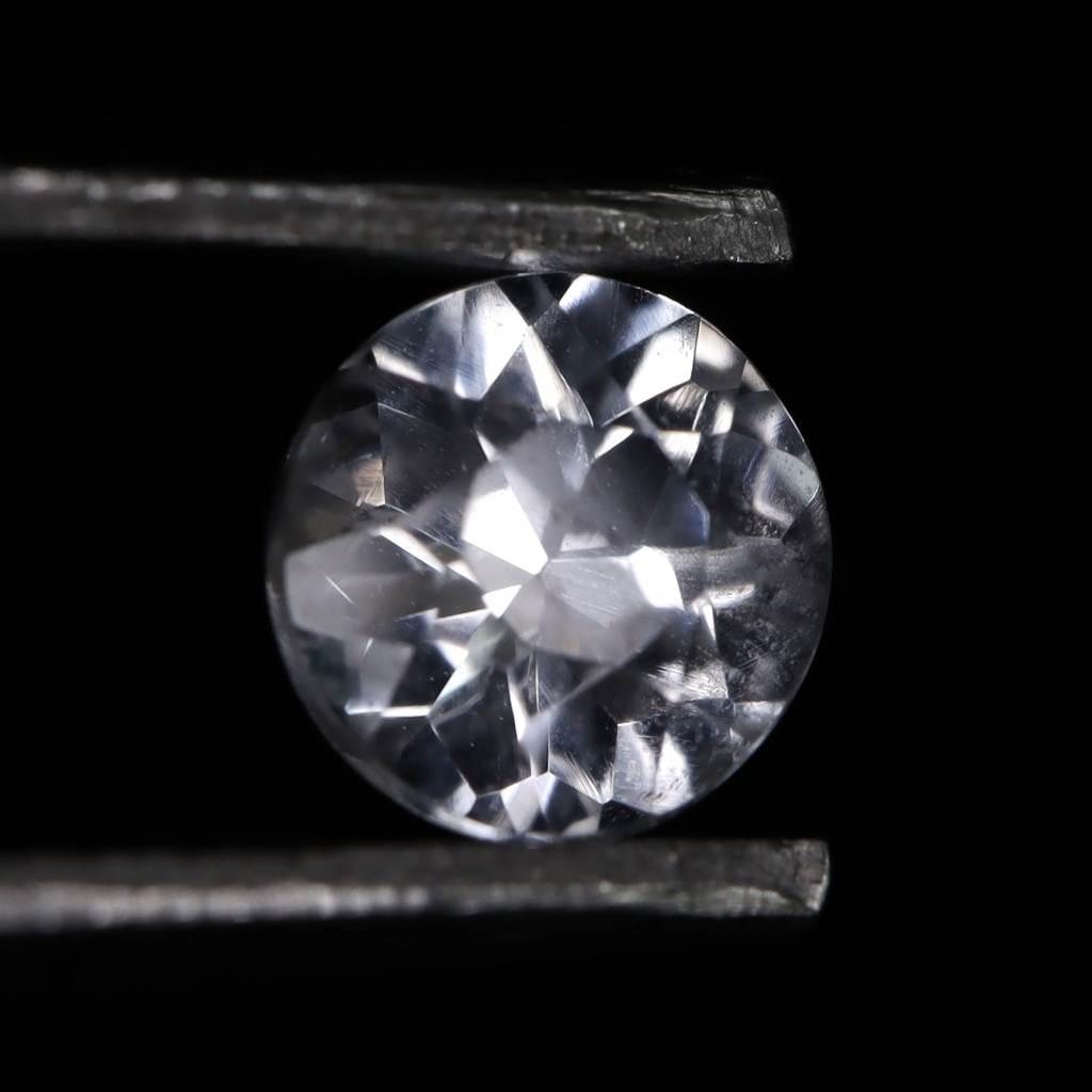 H&E社 フェナカイト A++ 4.8mmラウンドカット ルース 0.47ct #37245 | 3枚目